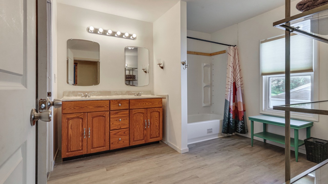 Photo of Bathroom in Thomas