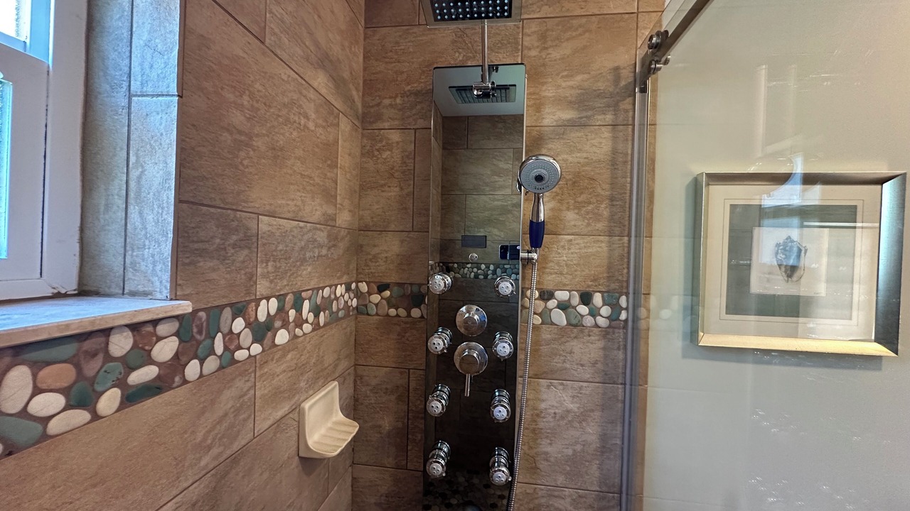 Photo of Bathroom in Eastview Manor
