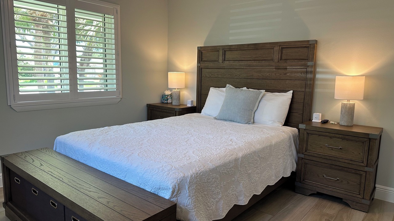 Photo of Bedroom in Eastview Manor
