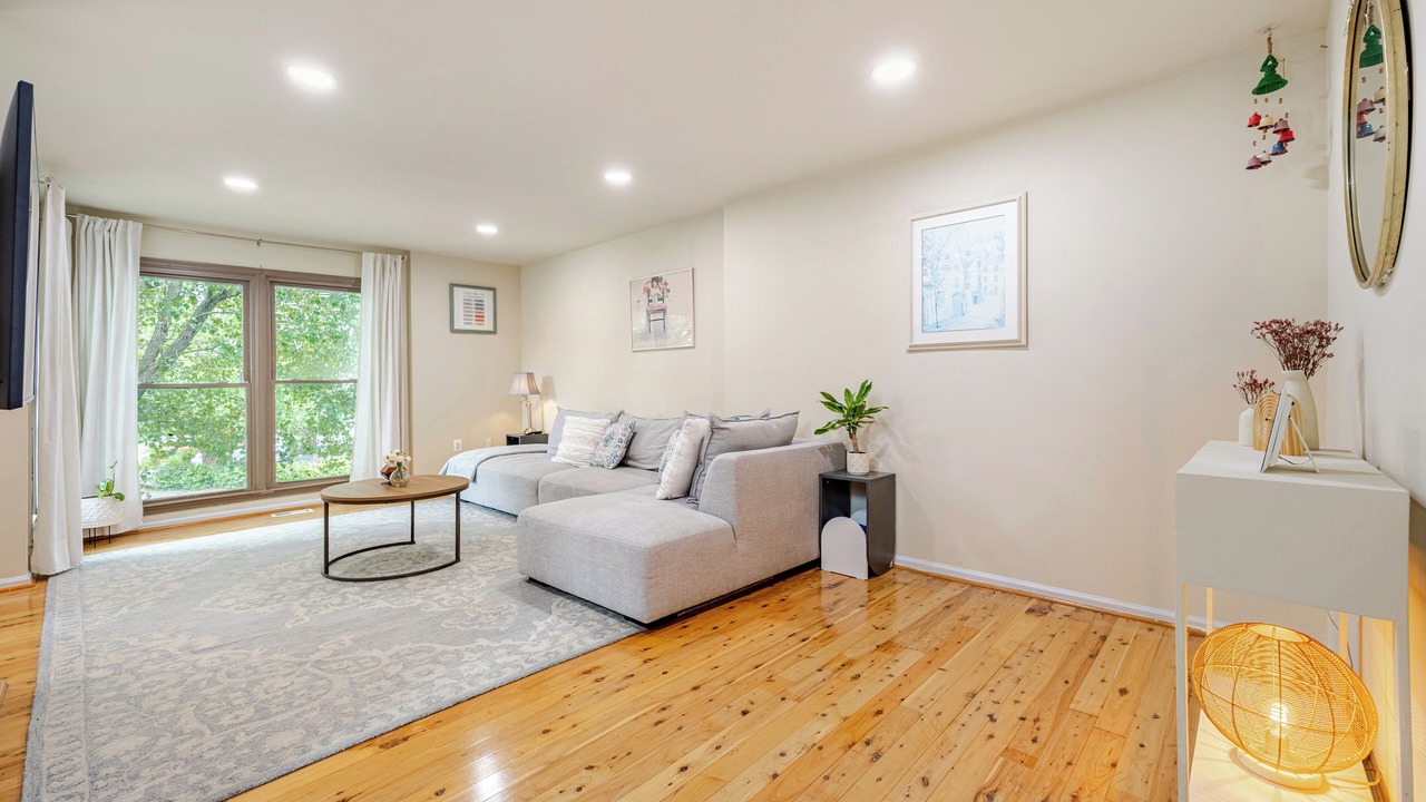 Photo of Livingroom in Herndon