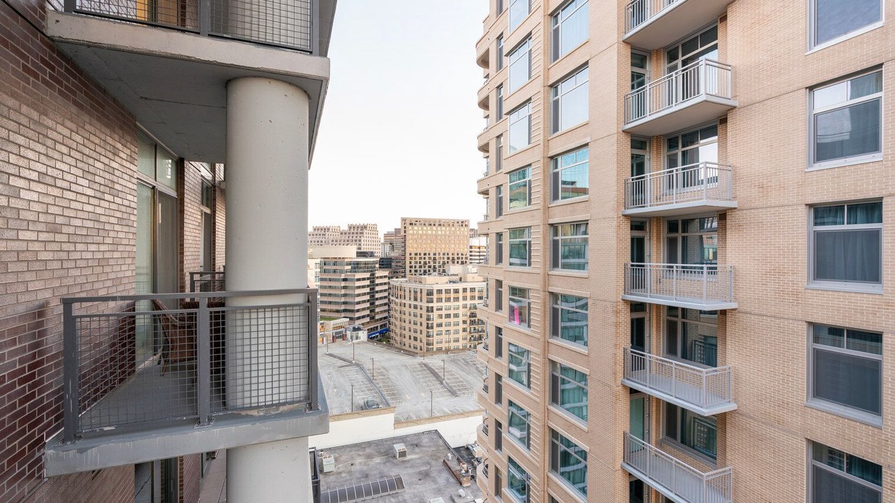 Photo of Outdoor in Woodmont Triangle