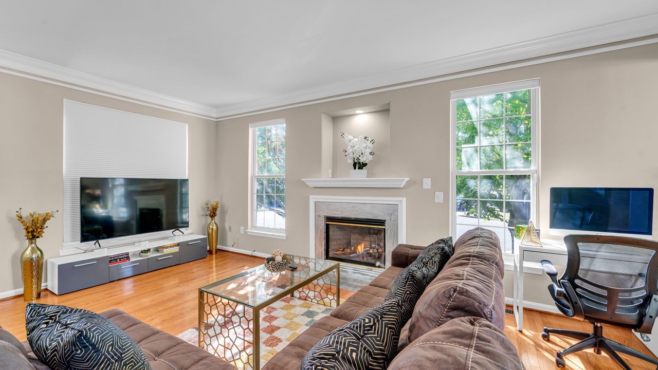 Photo of Livingroom in Dulles Town Center