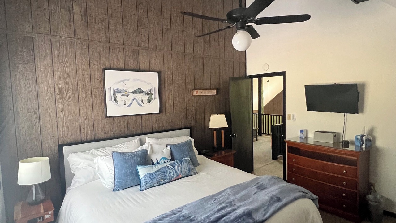 Photo of Bedroom in Massanutten