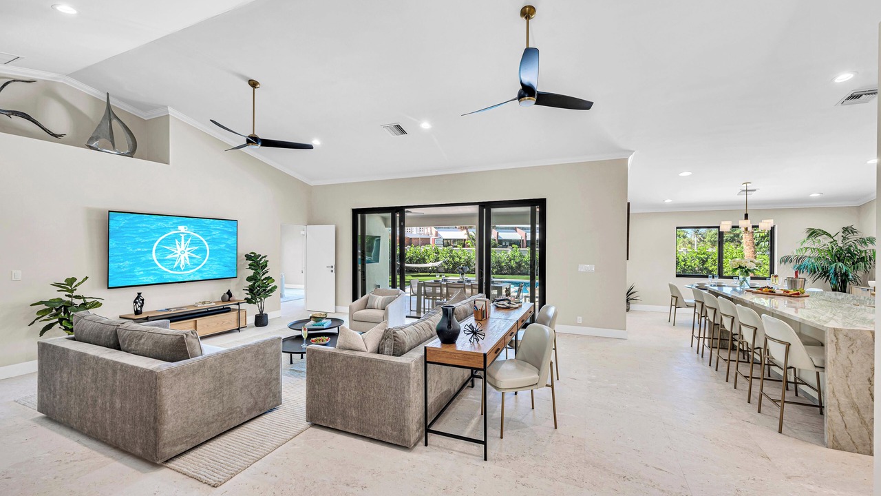 Photo of Livingroom in Lauderdale Beach