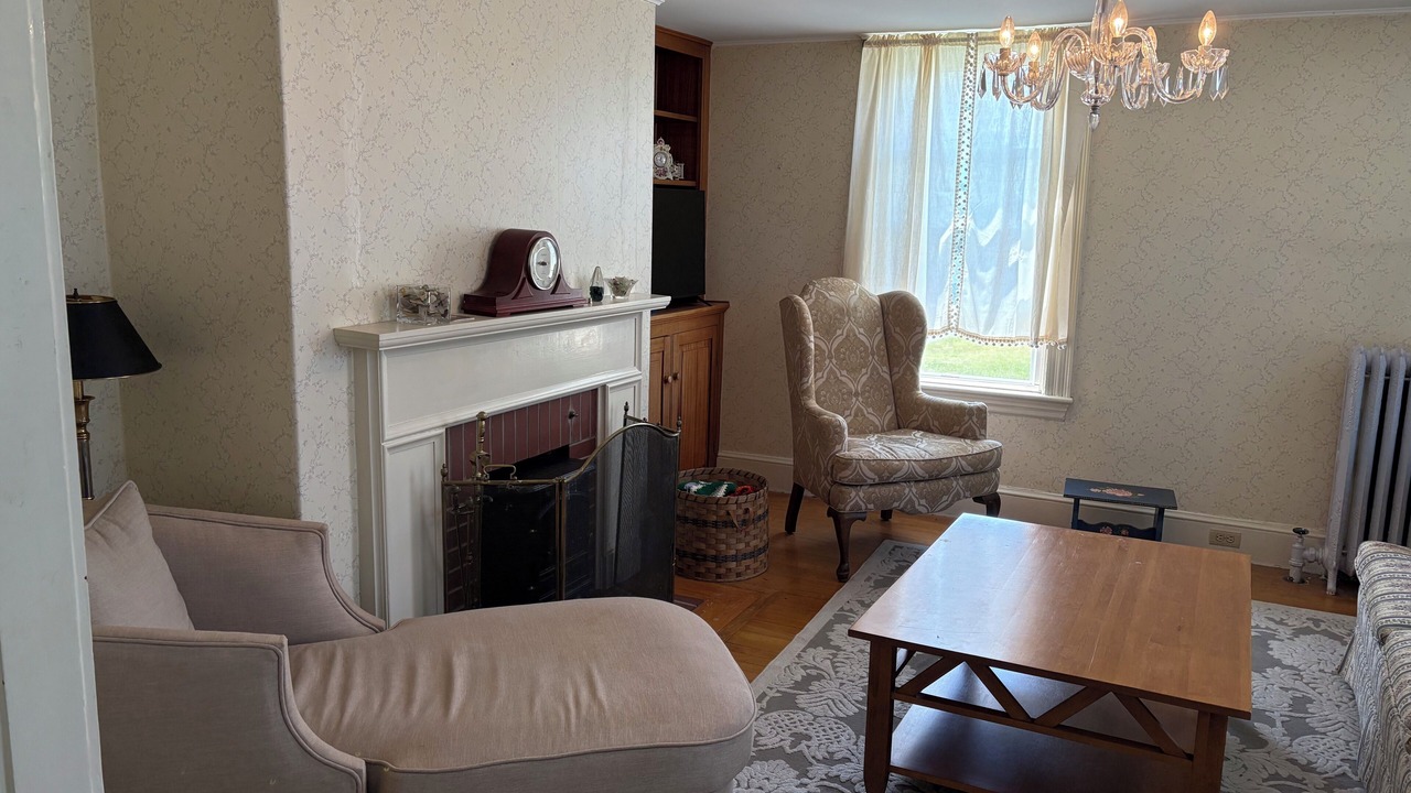 Photo of Livingroom in Eastport