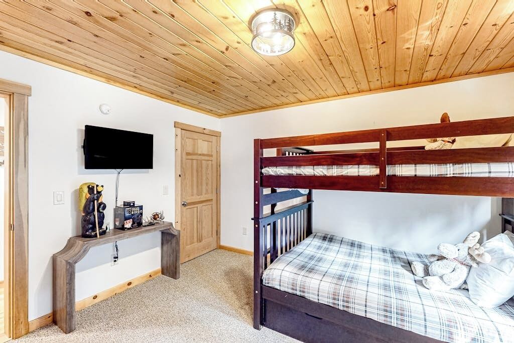 Photo of Bedroom in Rumford Center