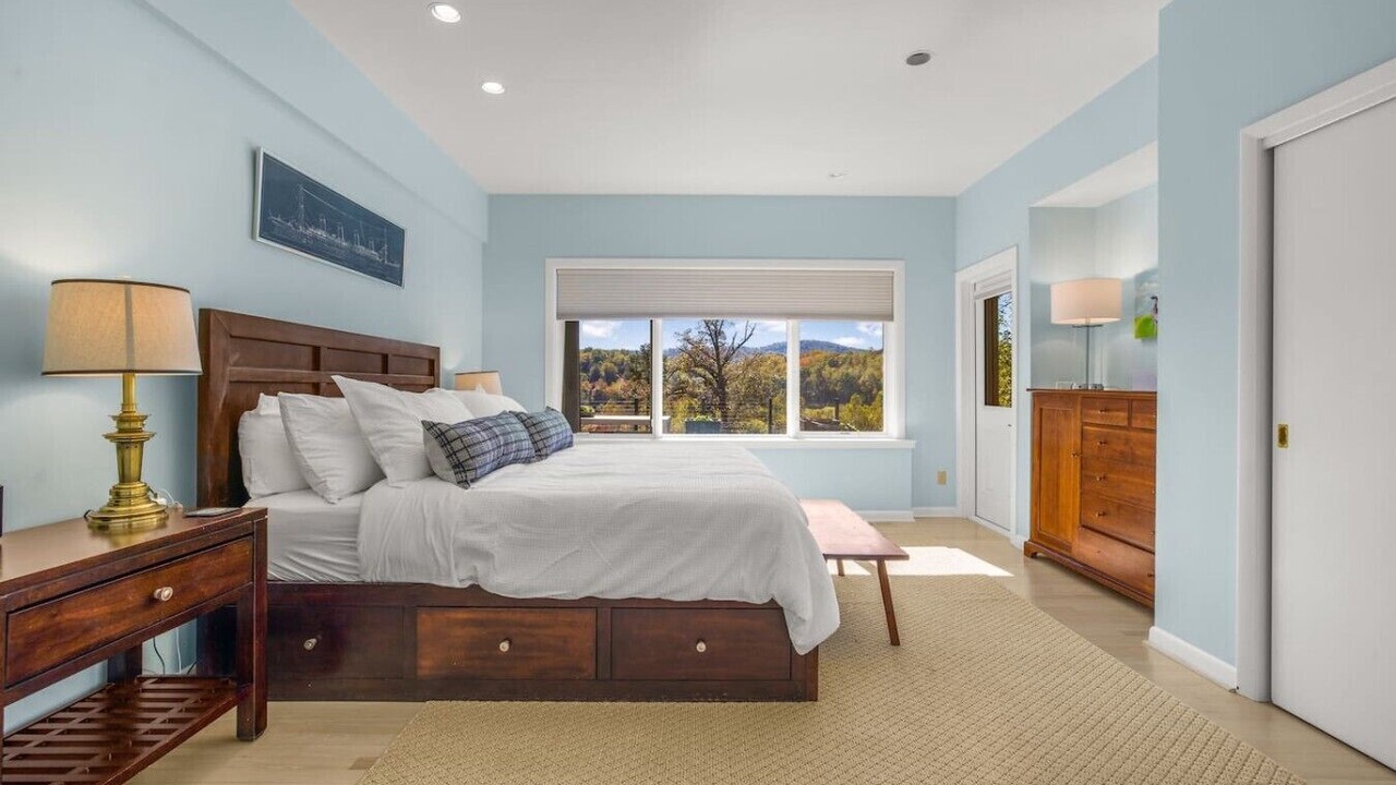 Photo of Bedroom in Batesville