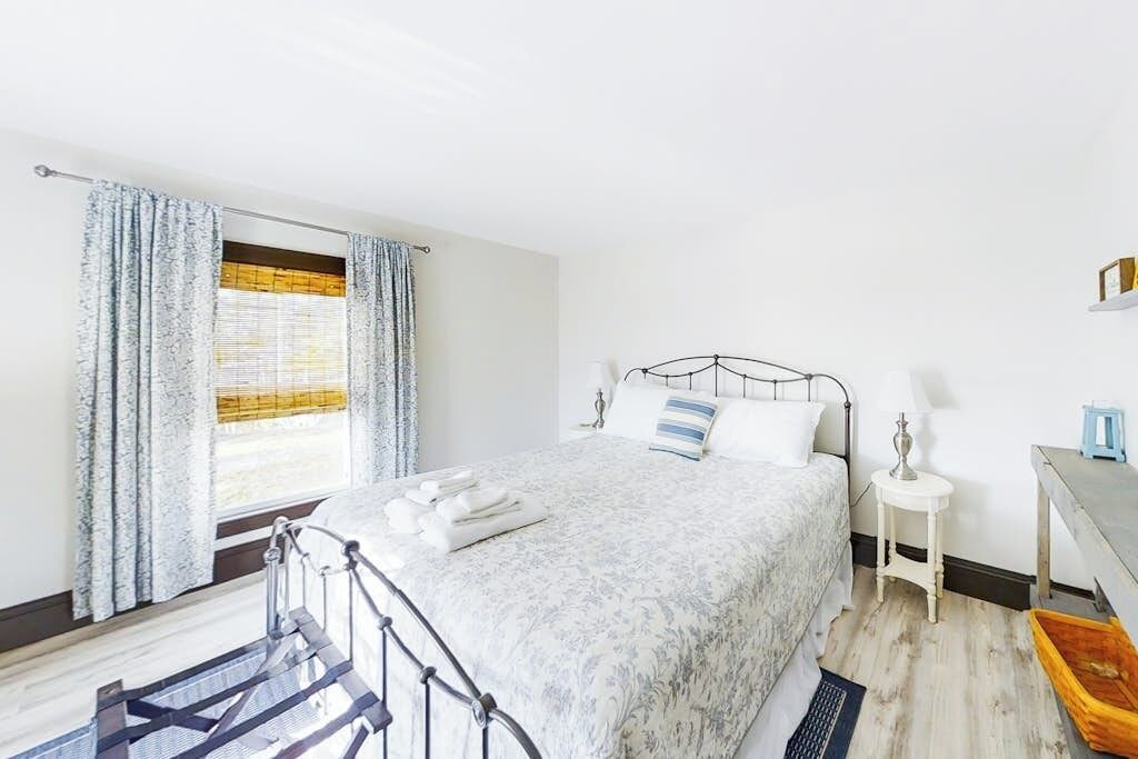 Photo of Bedroom in Boothbay Harbor