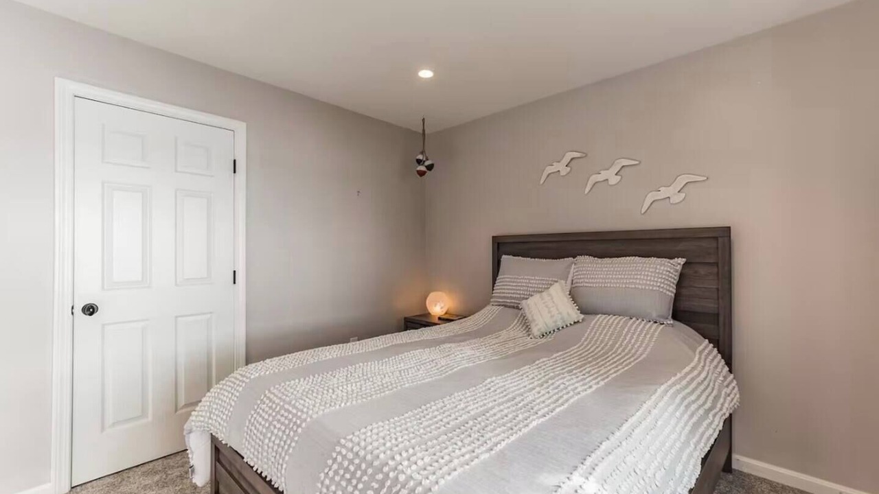 Photo of Bedroom in Sullivan