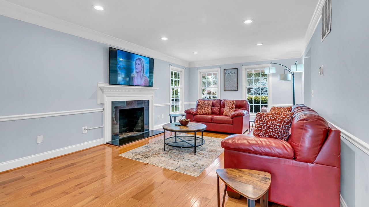 Photo of Livingroom in Oak Hill