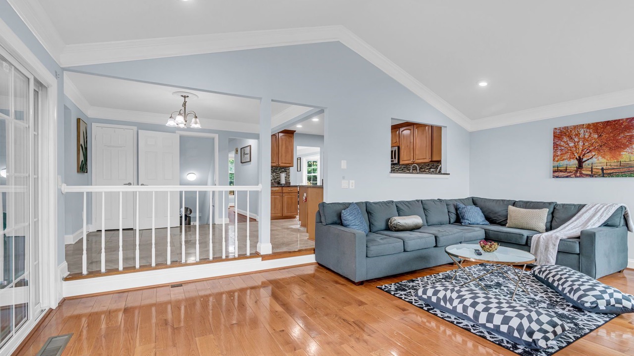 Photo of Livingroom in Oak Hill