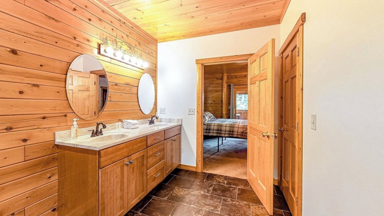 Photo of Bathroom in Rockwood