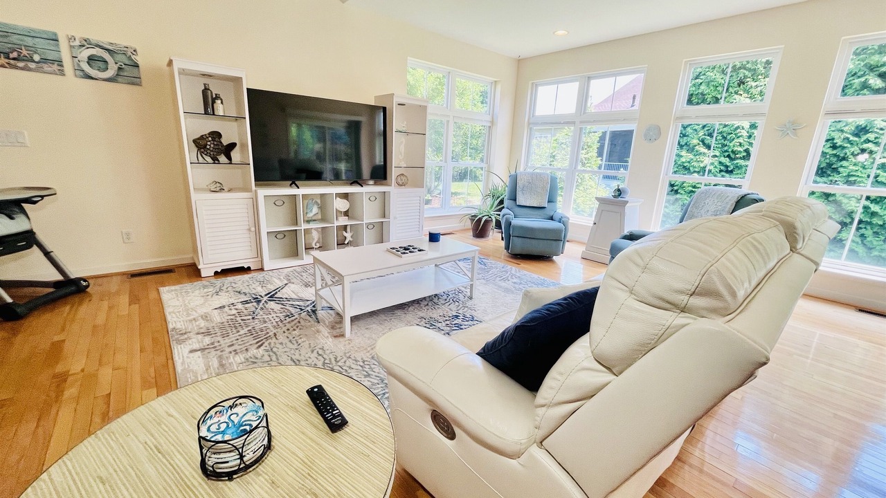 Photo of Livingroom in Swann Cove