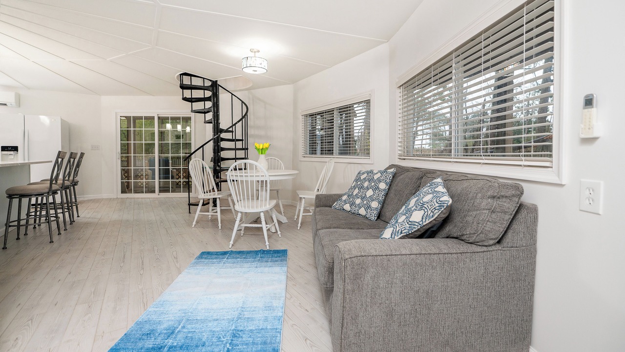 Photo of Livingroom in Piney Island