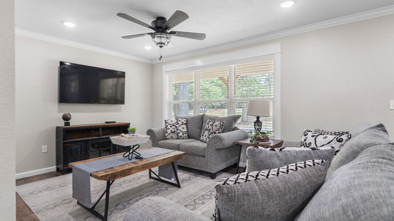 Photo of Livingroom in Russellville