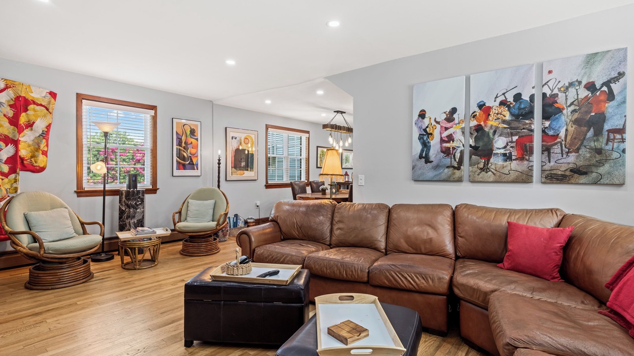 Photo of Livingroom in Oakpark