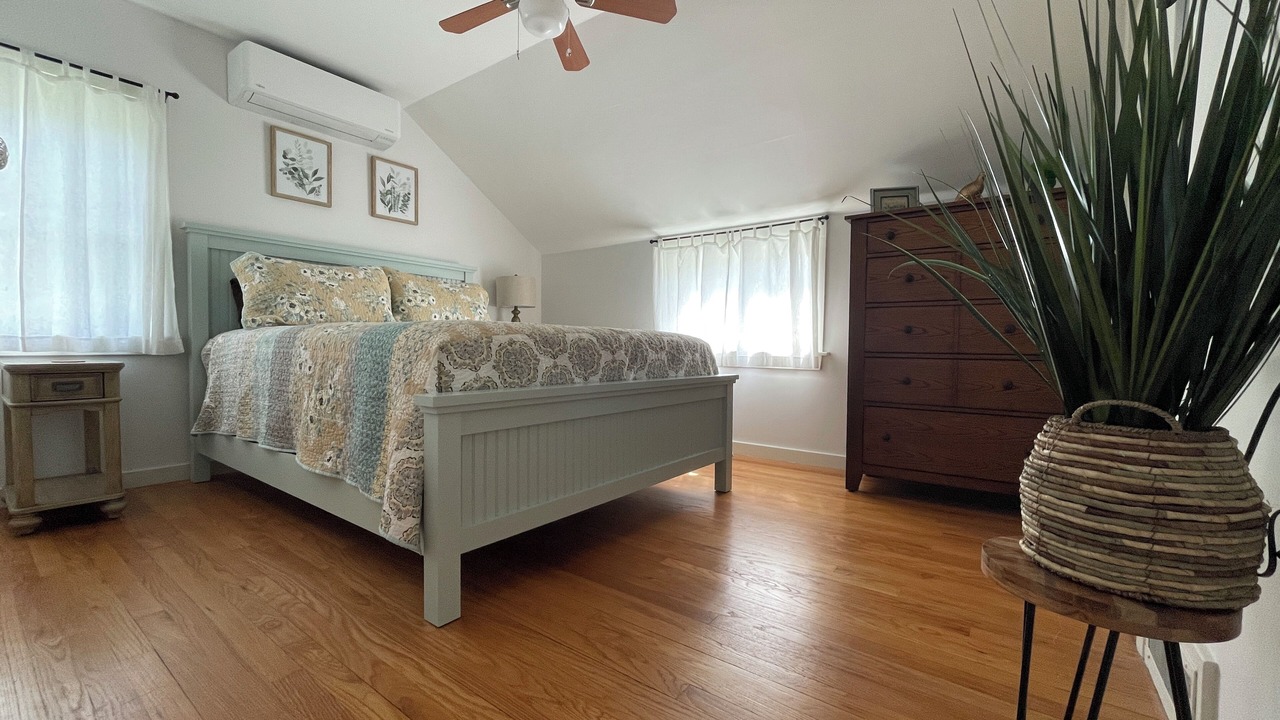 Photo of Bedroom in Salsbury Cove