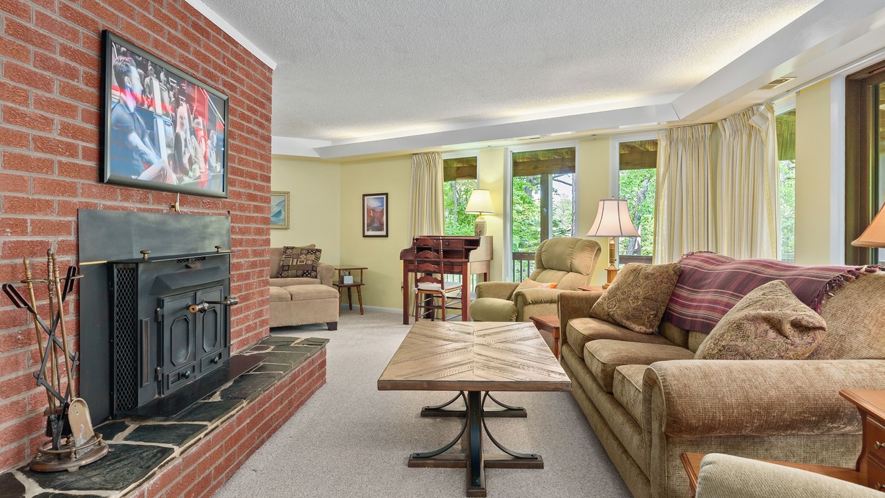 Photo of Livingroom in McGaheysville