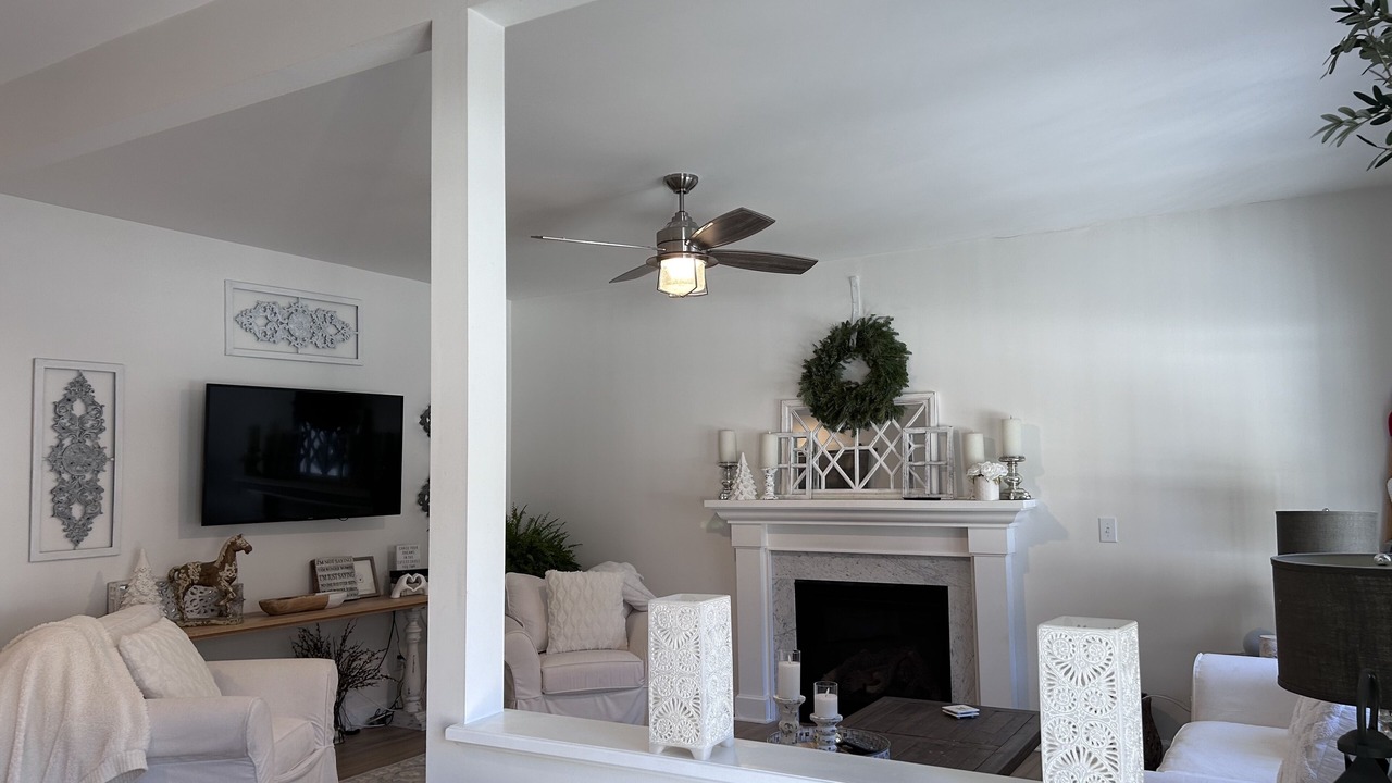 Photo of Livingroom in Saratoga Springs