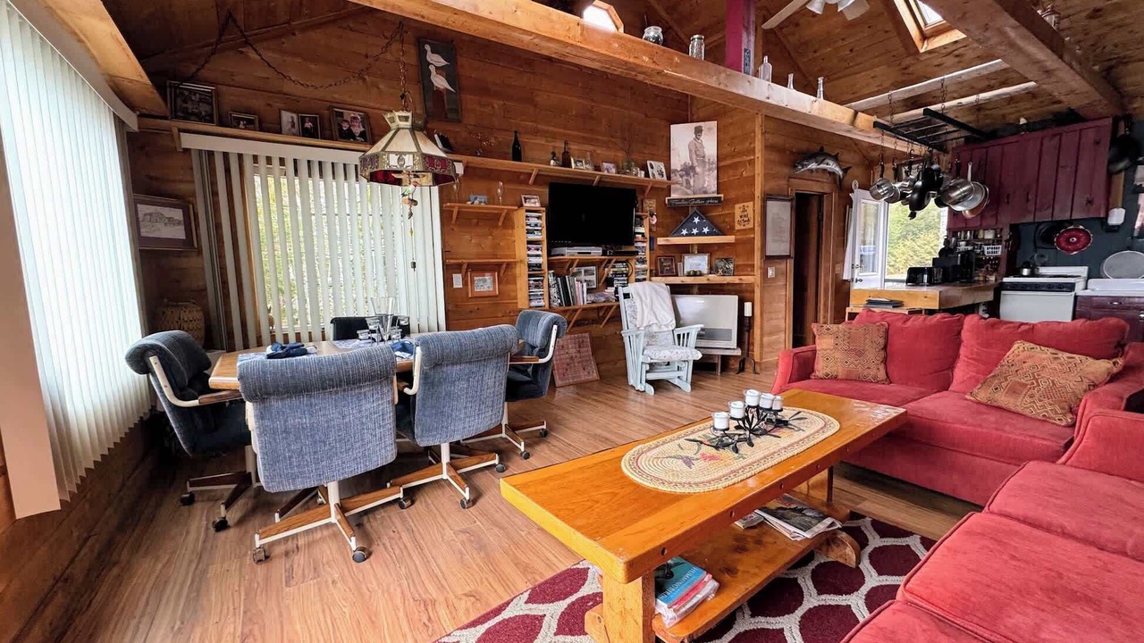 Photo of Livingroom in Sullivan
