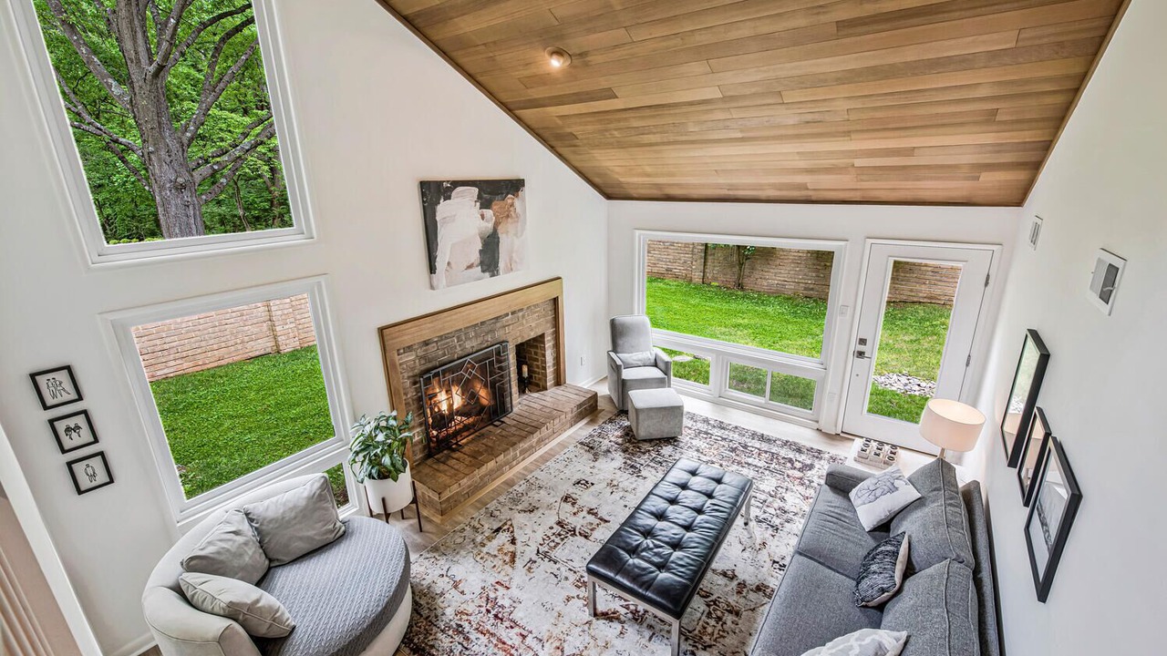 Photo of Livingroom in Bethesda