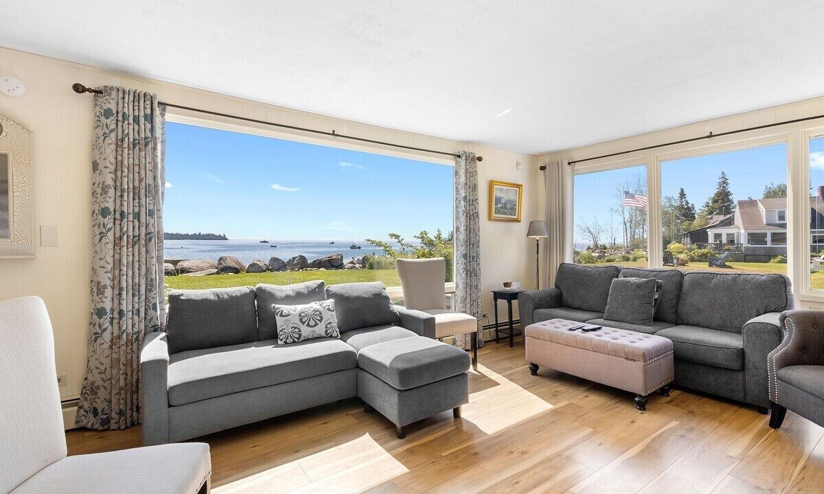 Photo of Livingroom in Owls Head