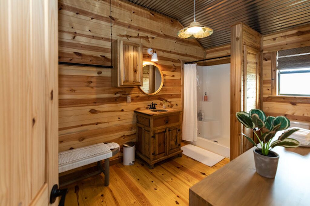 Photo of Bathroom in Stonewall