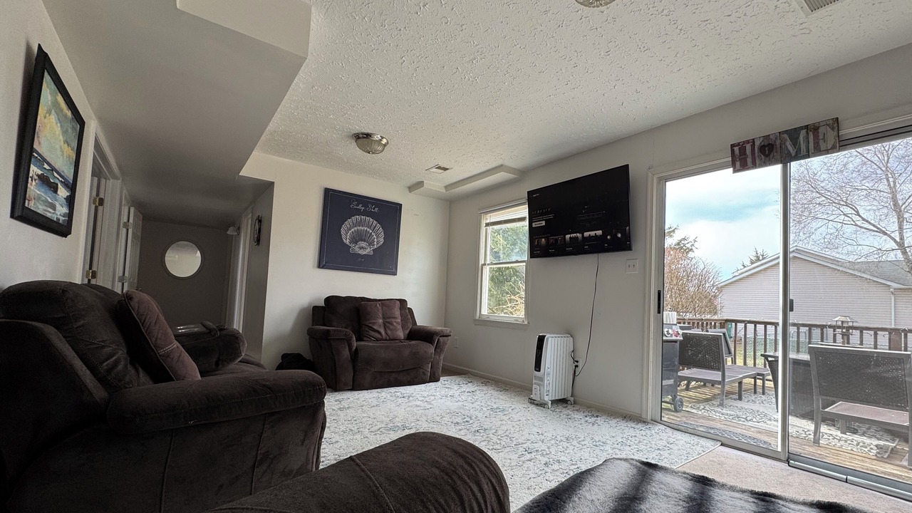 Photo of Livingroom in Stephens City