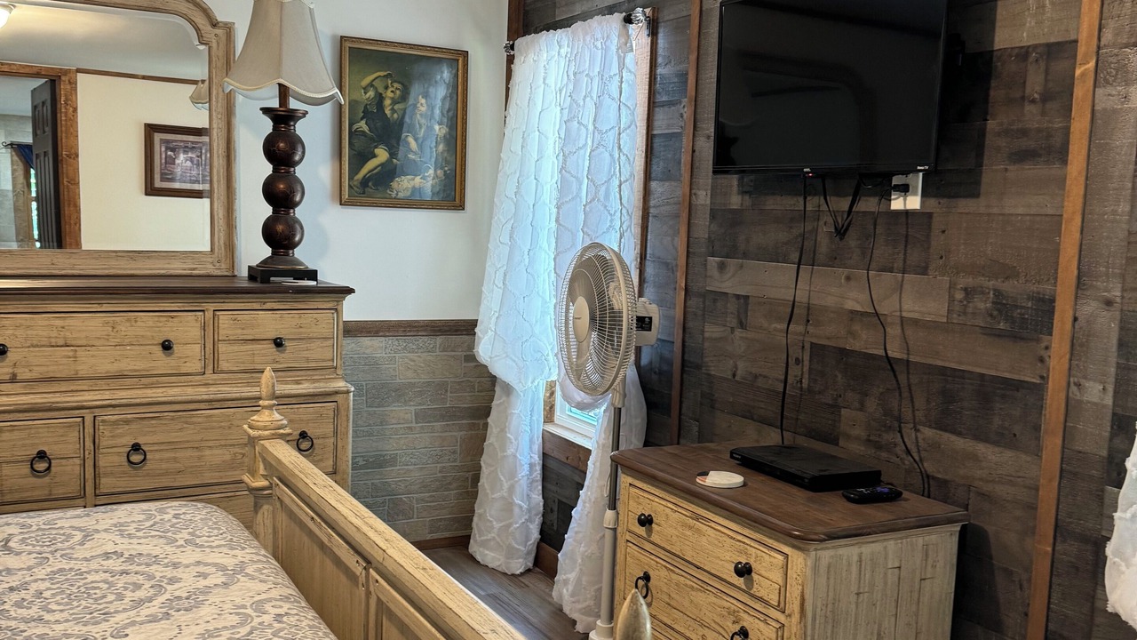 Photo of Bedroom in Luray