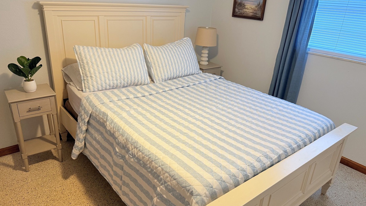 Photo of Bedroom in Michigan Beach