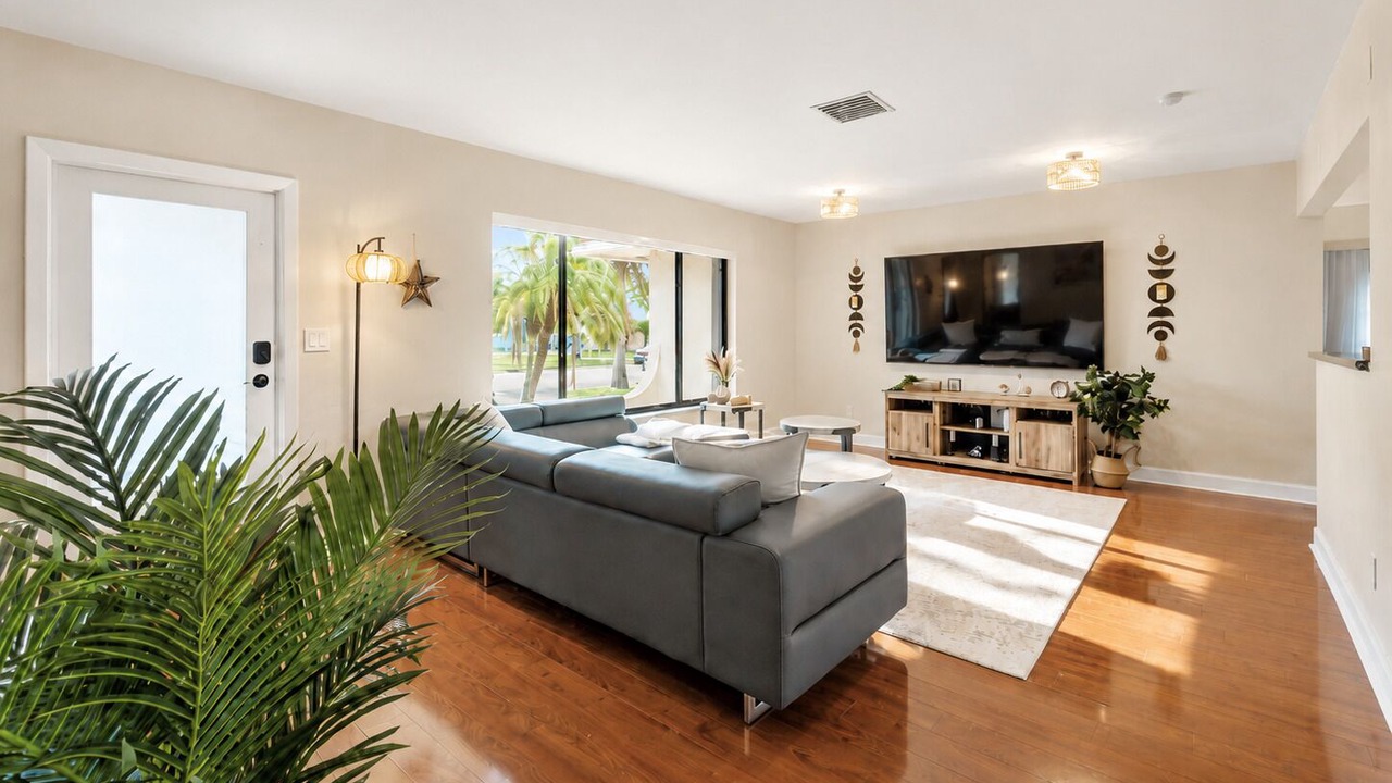 Photo of Livingroom in South Lake