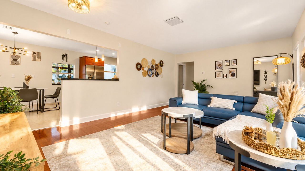 Photo of Livingroom in South Lake
