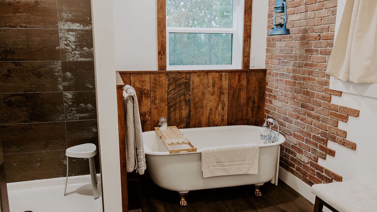Photo of Bathroom in Upper Tract