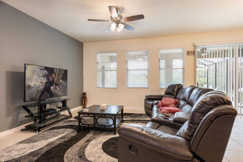 Photo of Livingroom in Loughman