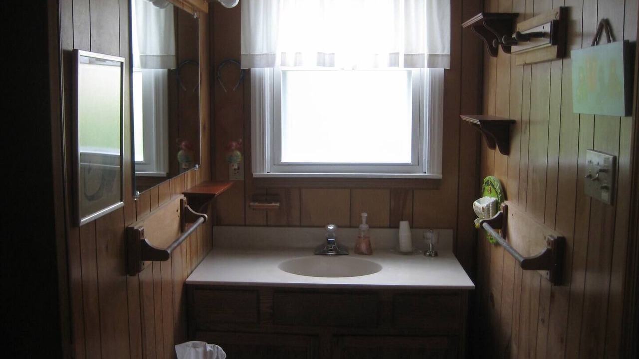 Photo of Bathroom in South Bethany Harbor