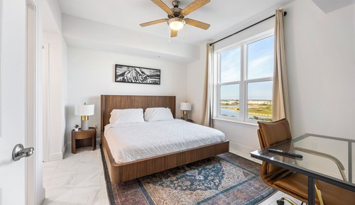 Deluxe Condo