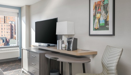 Room, 1 Queen Bed, Accessible (Communications, Mobil)