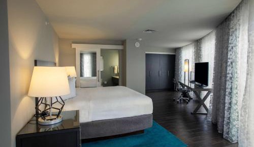 Grand Suite with Intracoastal View - Non-Smoking