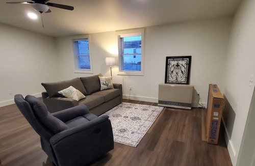 South Paris Apartment | New 1 Bedroom in town. Close to ski resorts & casino.