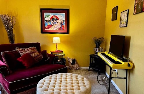Boonsboro Apartment | Strike Up The Band Suite @ Music House.