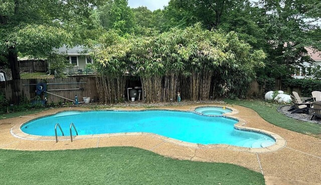 Casa De Coco is a 4-bedroom Retreat with Pool
